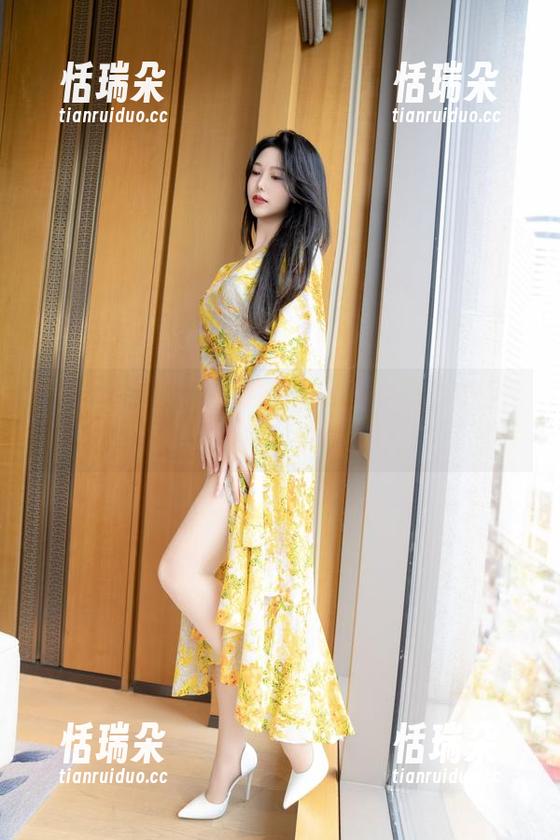 抖娘利世 抖娘利世的体操服福利:到底是谁的私藏宝藏?