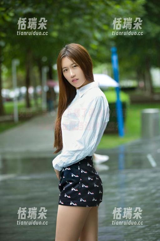 推女郎-谭冰 推女郎 - 手一抖下载了谭冰的高清毛衣,谁能帮我抵挡这种诱惑?
