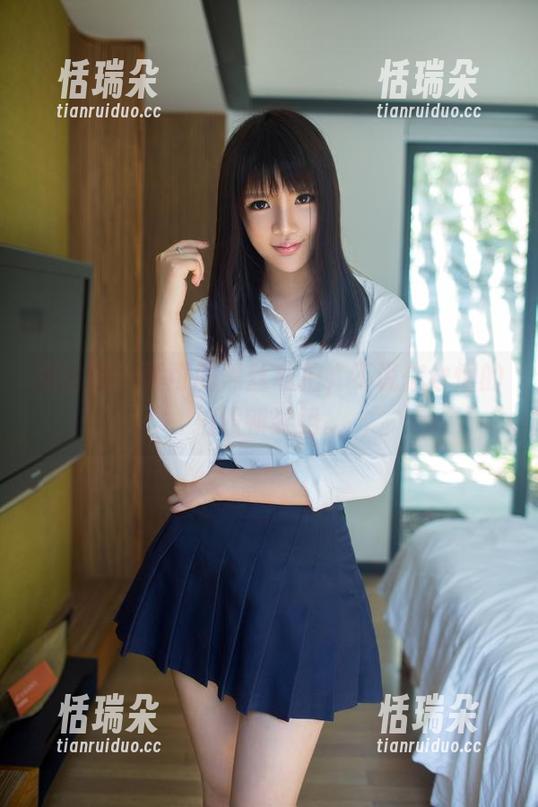 推女郎-黄可 推女郎 - 黄可的黑丝私拍,不说你也懂的拍照新姿势。