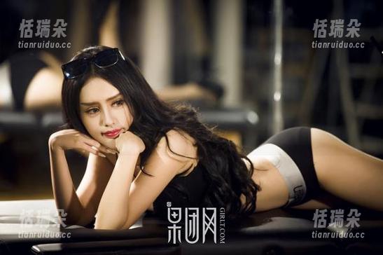 果团网-王婉悠 果团网 - 王婉悠黑丝合集:看她怎么演绎“优雅又撩人”的一场游戏