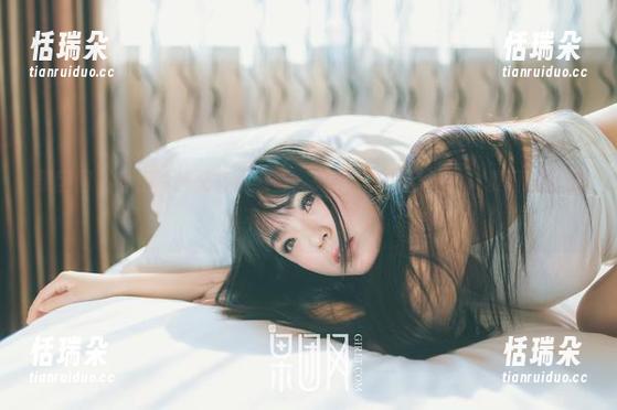 果团网-莫雅淇 果团网 - 有点冷静又有点热情,莫雅淇的最新照片,夏日该有的和不该有的都有了。
