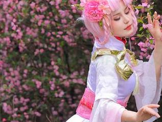 在线品味，桃暖酱的粉色作品狂野又有趣？