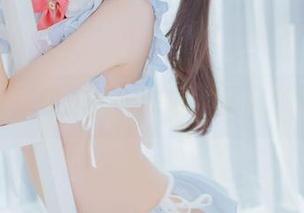 最新花束自拍，桜桃喵凭啥这么迷人？