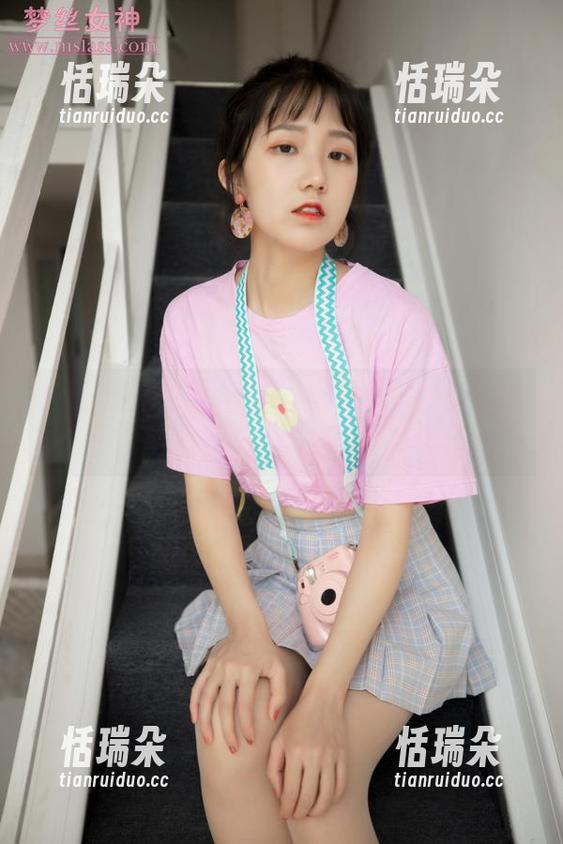 梦丝女神-莹仙女 梦丝女神 - 莹仙女的网袜炫技,免费图册在等你来点赞!