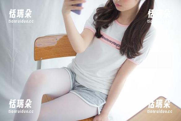 森萝财团 森萝财团的韵味:无圣光下的10D小运动鞋图片
