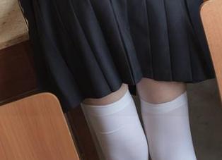 黑丝玩味：从少女到春梦，森萝财团的写真集带你逆袭。