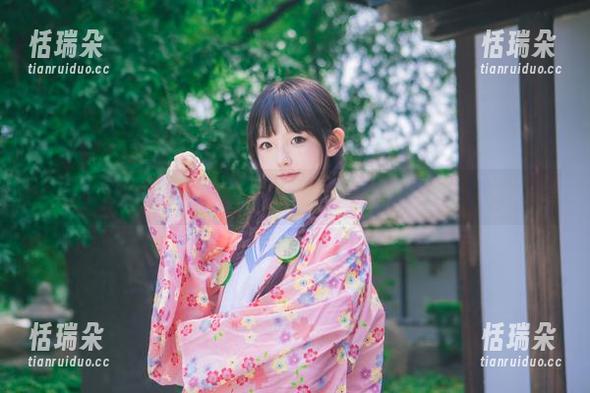 樱群 樱群粉色写真:在线咂舌,让人忍不住连点几次!