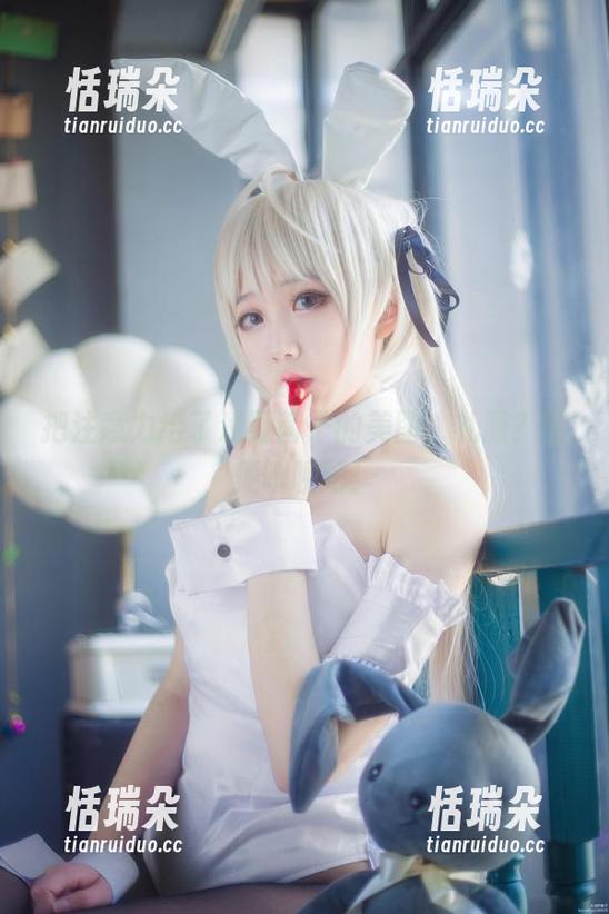 浅野菌子 把注意力给了浅野菌子的美图,礼服?随便聊聊吧!