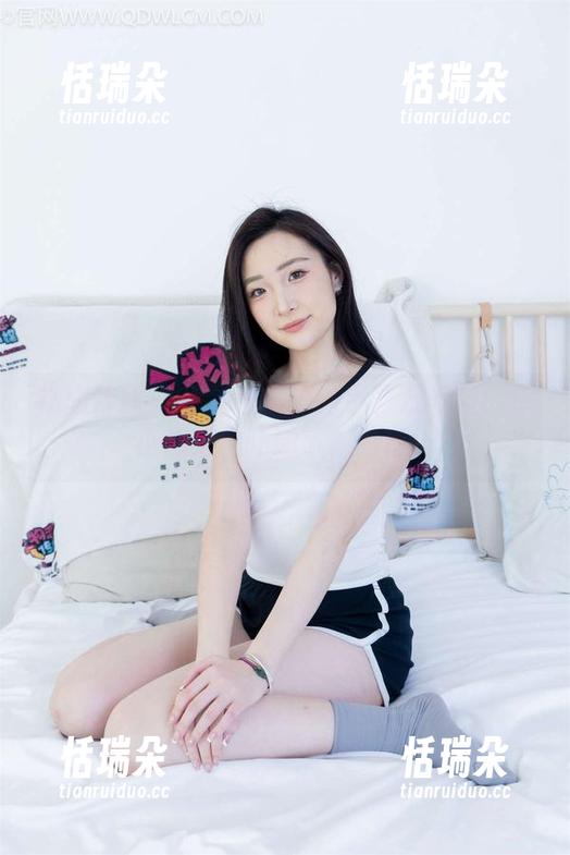 物恋传媒 - 高清图集里的小竹万圣节：不小心给鬼吓到了，呜呜…