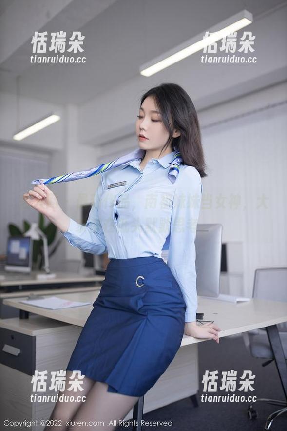 秀人网-南初妹妹 秀人网 - 最新作品,南初妹妹当女神,大家都在低头默默思考。