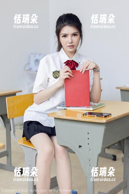 秀人网-小橘子orange 秀人网 - 教室不该这么美:小橘子orange的高清系列,完全图形化了