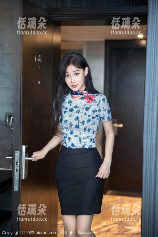 秀人网-李丽莎 秀人网 - 脚步轻盈,李丽莎的裸足引发全新想象,最新图包送给你!