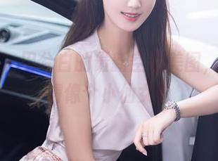 秀人网 – 田兮白的最新空姐美图，天上飞得像个小仙女？