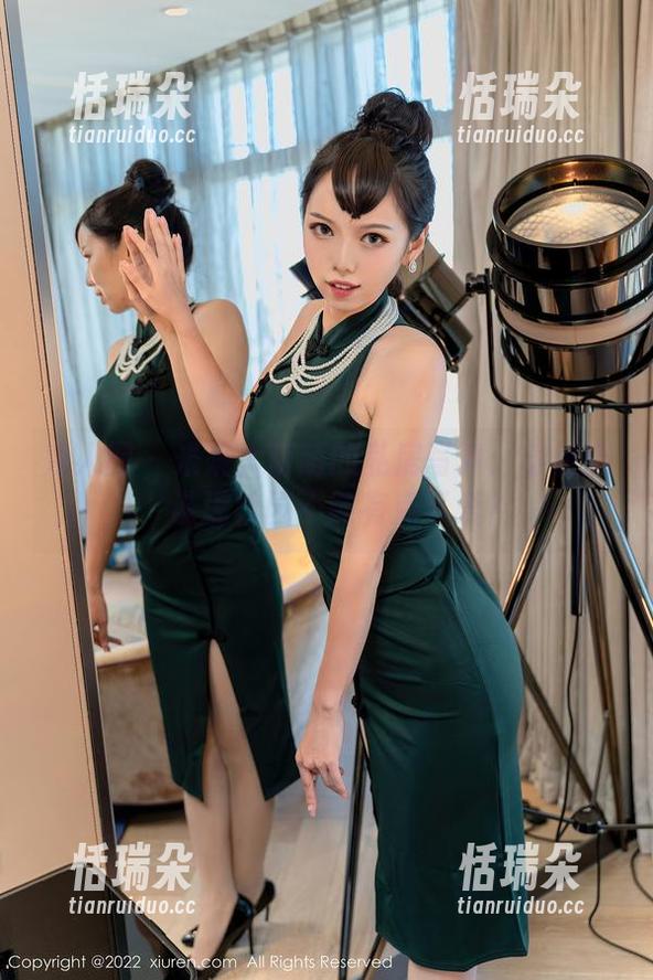 秀人网-米妮大萌萌 秀人网 - 米妮大萌萌的私房写真:穿校服,谁说校园不能有点可爱?
