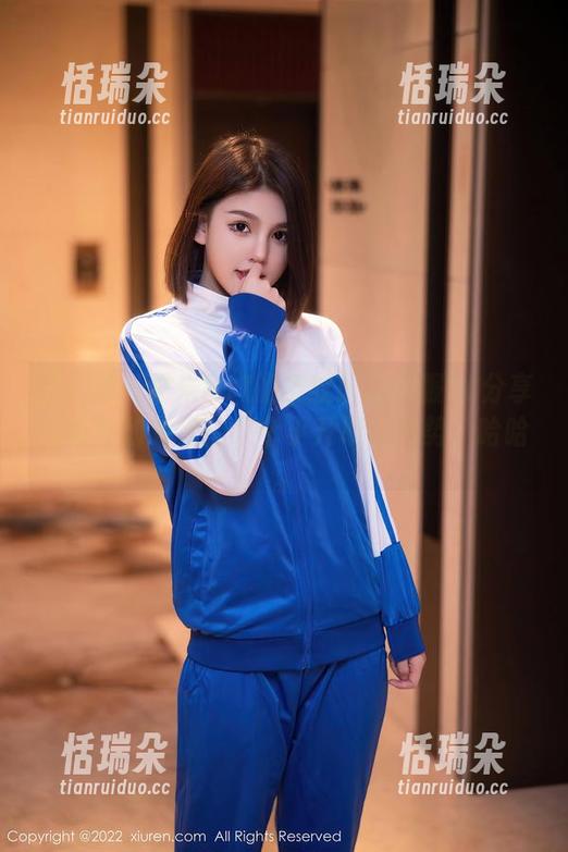 秀人网-糯米NM 秀人网 - 糯米NM的条纹职场制服OL分享,有种随时准备来个小升职的气势,哈哈。