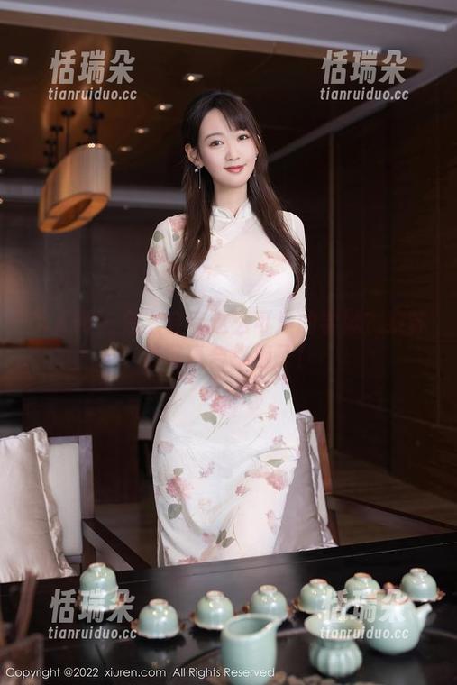 秀人网-黎苏苏 秀人网 - 怎么会有这么可爱的学妹?黎苏苏写真合集绝了!