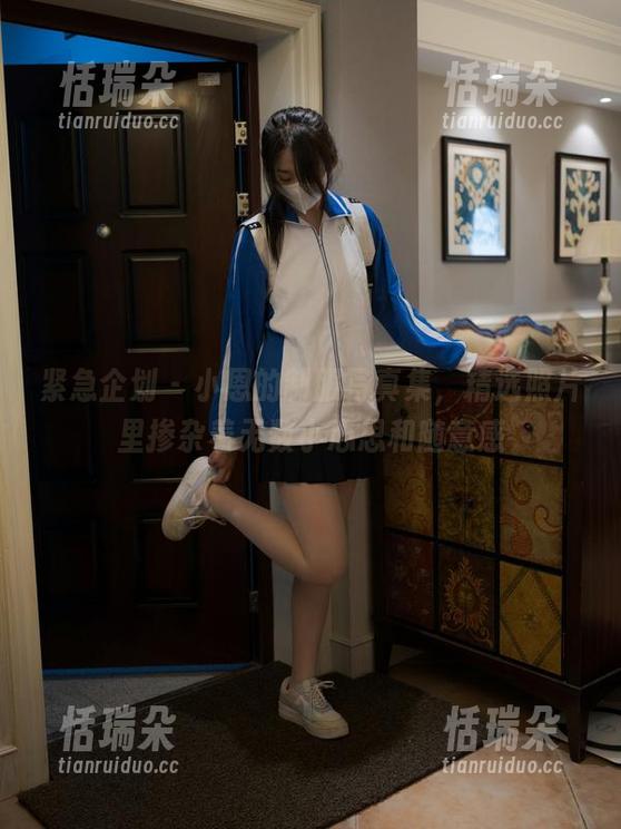 紧急企划-小恩 紧急企划 - 小恩的制服写真集,精选照片里掺杂着无数小心思和随意感