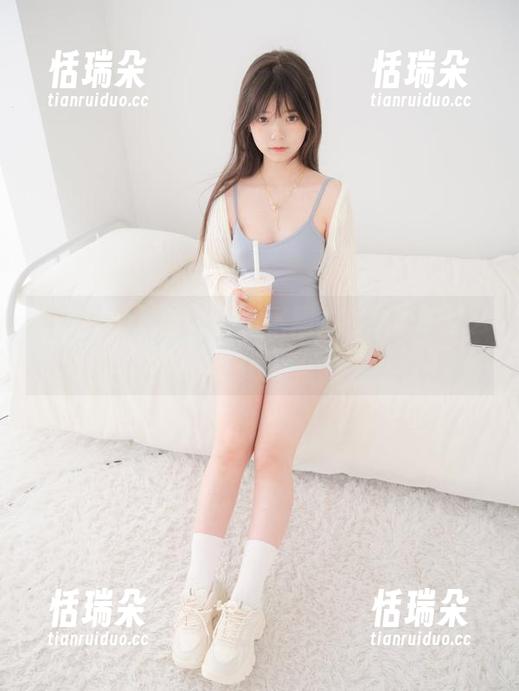 紧急企划-小恩 紧急企划 - 小恩黑丝JK图片居然也能这么有趣,资源里隐藏的小心思太妙了