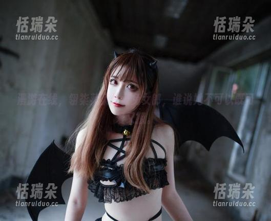 翎柒菜菜 漫游在线,翎柒菜菜化身兔女郎,谁说她不可以既可爱又撩。