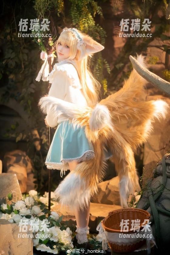 花兮_honoka 原图花兮_honoka:比基尼选手,这可不是争艳的赛场。