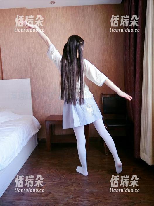 西尔酱 海边的西尔酱又来啦,作品里的每个细节都让我想多看两眼。