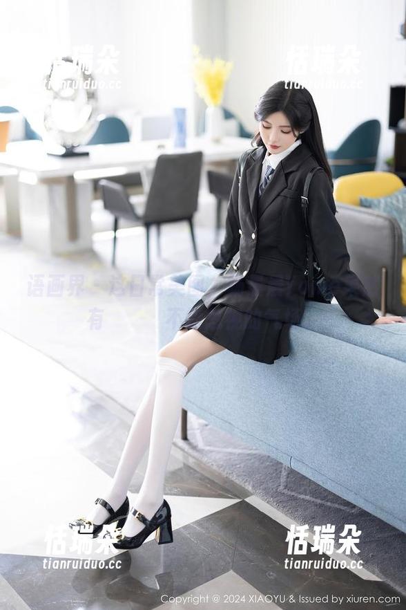 语画界-杨晨晨Yome 语画界 - 这日常美图,杨晨晨Yome果然有тебя不能忽视的气场。