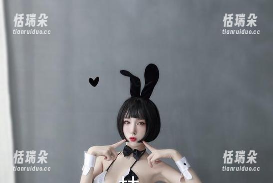 超辣的林一 微密圈 - 下载超辣的林一的圣诞美图,你会发现这是我今年的‘不寻常礼物’!
