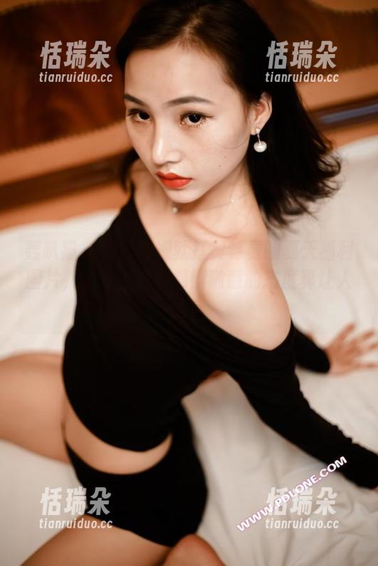 轰趴猫-姗姗就打奥特曼 轰趴猫 - 翻开姗姗就打奥特曼的夏天福利图片,哎呀,这种慵懒随意的态度真让人向往