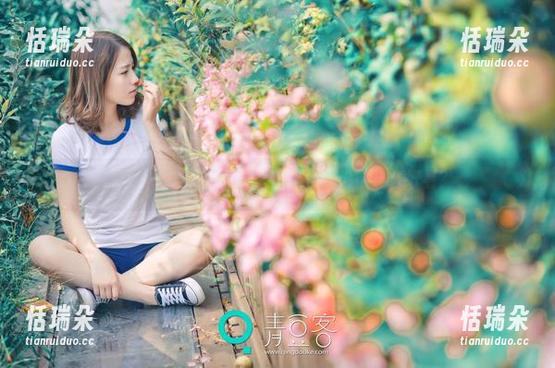 青豆客-莫雅淇 青豆客 - 莫雅淇原图壁纸,自拍也能这么好看?