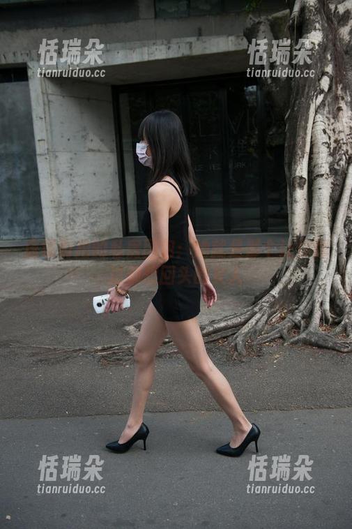 魔镜街拍 魔镜街拍的私房图包:她就是那个让你路过都想回头的女人