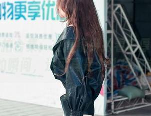 我的私拍合集：在魔镜街拍看丰厚包臀裙变身的瞬间，这可真是个头疼的选择！