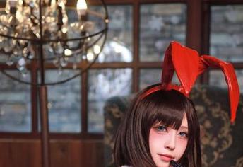黑白御猫的制服写真，这福利值你期待！
